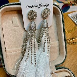 Bridal tassel earrings Fashion Jewelry Silver and White